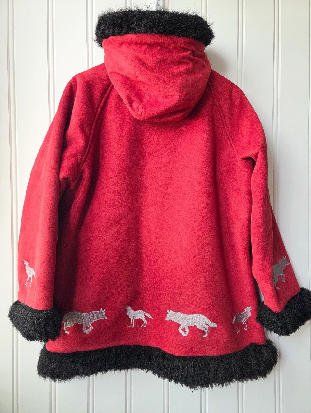 Vintage Northern Lifestyles Faux Fur Indigenous Wolf Tribal Winter Red Parka - Picture 10 of 13